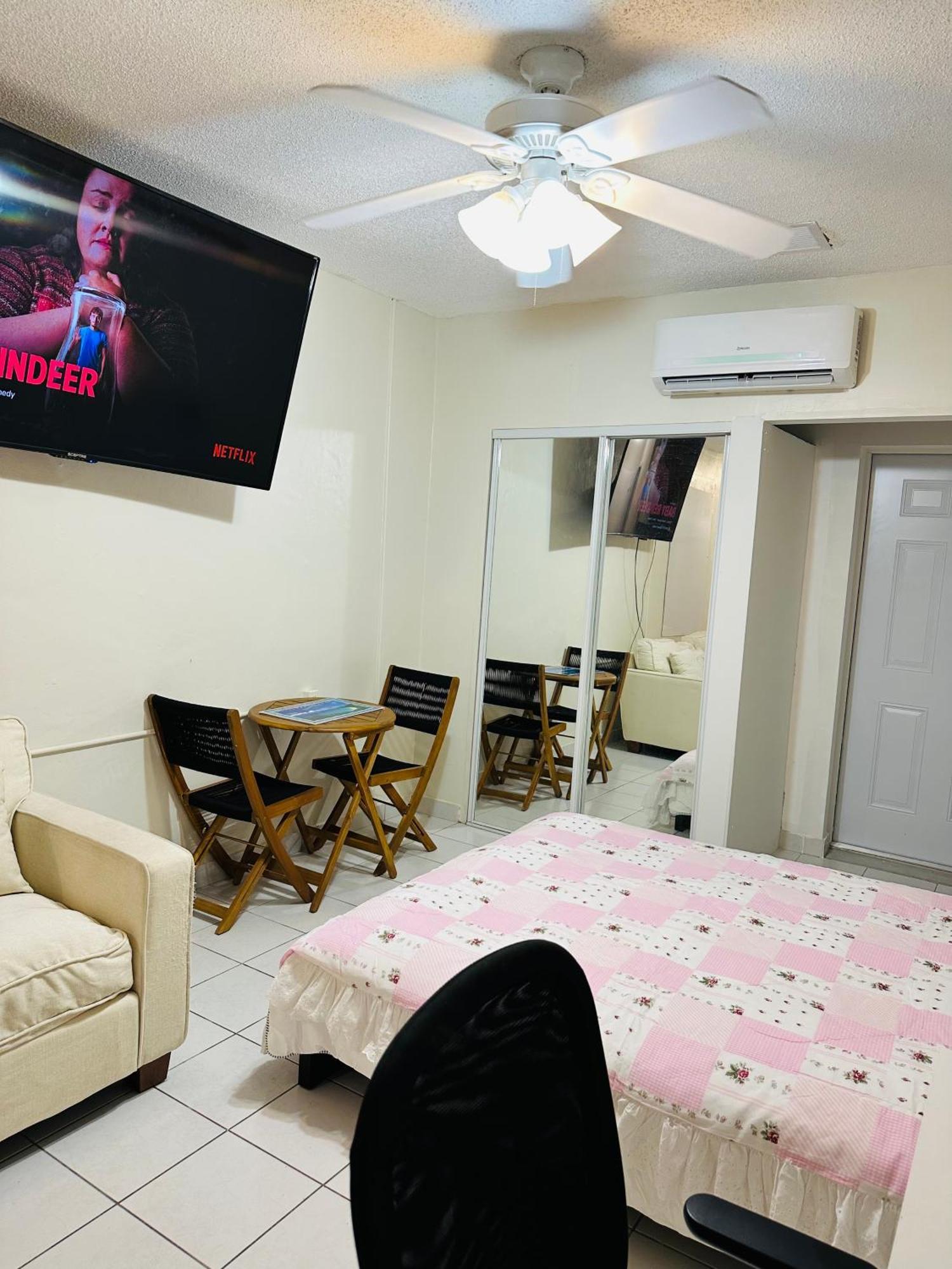 Lovely Apartment With Free Parking ไมอามี ภายนอก รูปภาพ